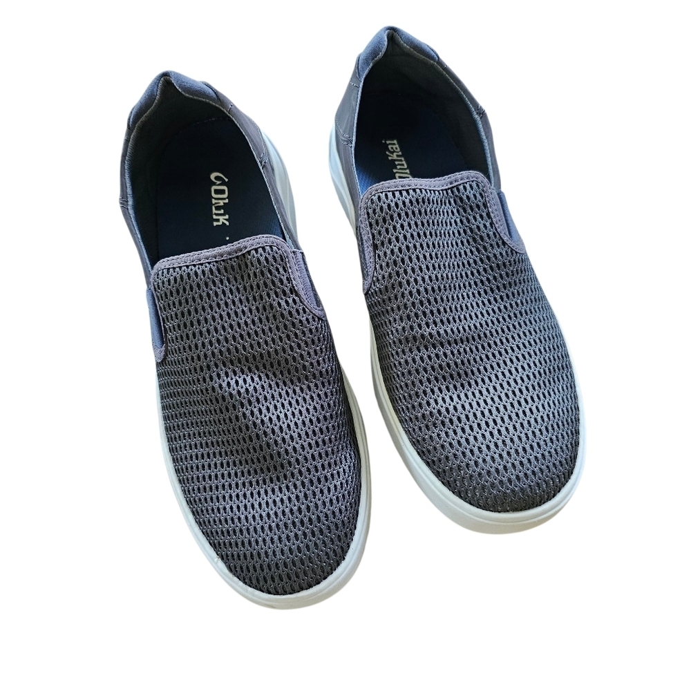Comfortable Men’s Slip-On Sneakers in Gray